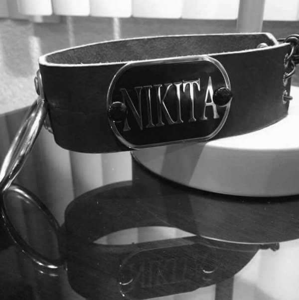 El preciado collar de sumisión
